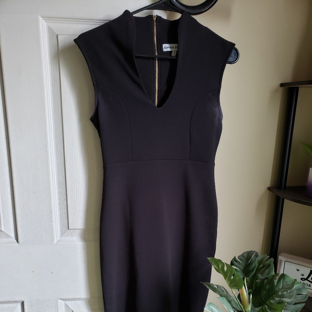 Classic Black Gold Zippered Pencil Dress